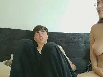 Stripchat Live Sex Cam of ethan_and_ava