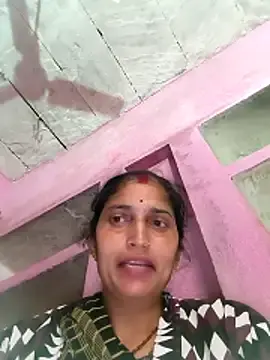 Stripchat Sex Cam of Pooja_shre