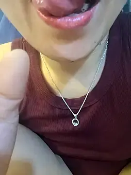 Stripchat Live Sex Cam of Bee___breastmilk