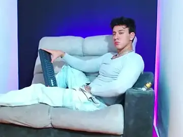 Stripchat Adult Webcams of JUSTIN_FULLER1