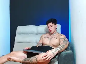 Stripchat Live Sex of JUSTIN_FULLER1