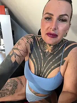 Stripchat Live Sex of KathaleaNoir