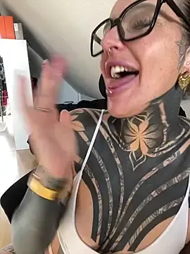 Stripchat Watch Live Sex Cams of KathaleaNoir