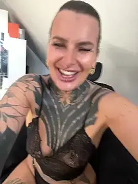 Stripchat Adult Webcam of KathaleaNoir