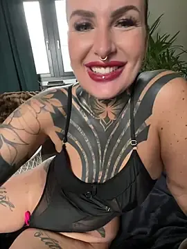 Stripchat Live Sex of KathaleaNoir