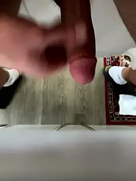 Stripchat Sex Cam of BigYoungDick33