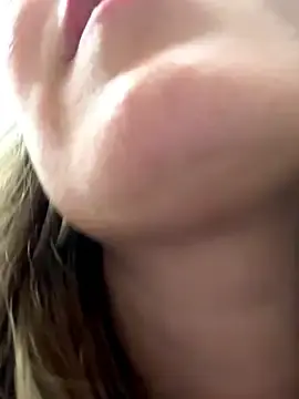 Stripchat Free Porn Cam of SkyelarSommer