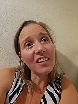 Stripchat Live Porn of SkyelarsWorld
