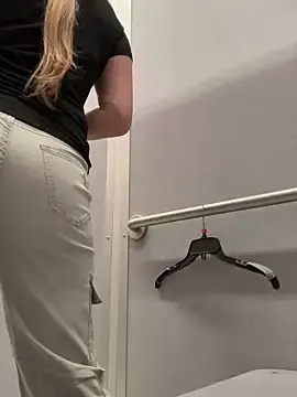 Stripchat Nude Webcam of Skyellar