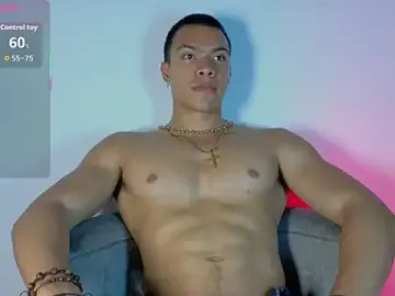 Stripchat Adult Webcam of adriel_escalante