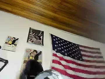 Stripchat Sex Cam of charlie_hotxxx