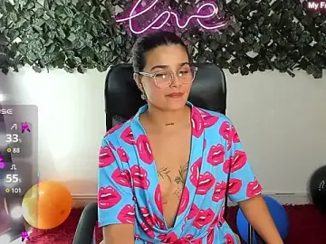 Stripchat Free Porn Cam of DestinyHills