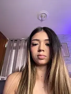 Stripchat Sex Cam of HoneyMollyX