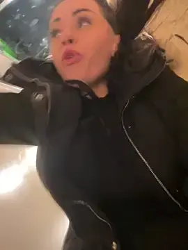 Stripchat Free Live Porn of CrazzyChicks