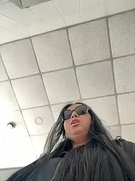 Stripchat Sex Cam of CrazzyChicks