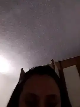 Stripchat Watch Live Sex Cams of Laura_99