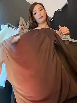 Stripchat Live Sex Cam of LilluKatten