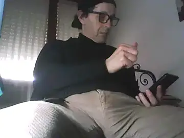 Stripchat Sex Cam of Moro_ra