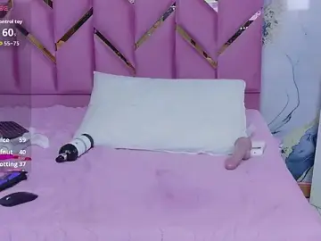 Stripchat Adult Webcam of curvybuffgirllll