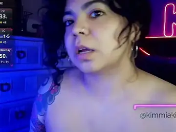 Stripchat Free Porn Cam of kimmiakiss22