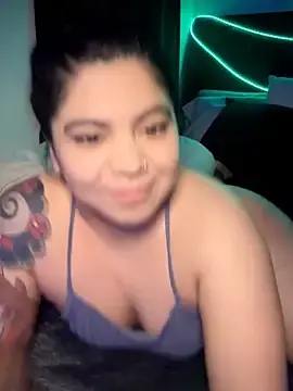 Stripchat Nude Webcam of kimmiakiss22