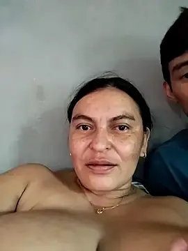 Stripchat Sex Cam of Horny-Mommy-Dirty