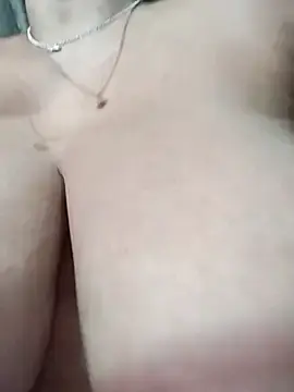 Stripchat Live Sex Cam of Horny-Mommy-Dirty