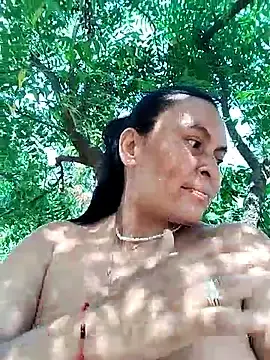 Stripchat Live Sex Cam of Horny-Mommy-Dirty