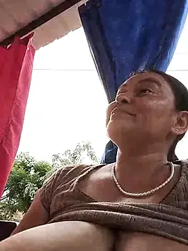 Stripchat Free Live Porn of Horny-Mommy-Dirty