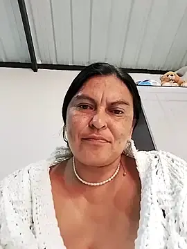 Stripchat Free Porn Cam of Horny-Mommy-Dirty