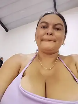 Stripchat Sex Cam of Horny-Mommy-Dirty