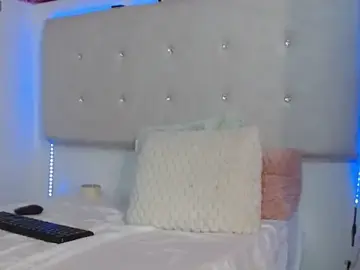 Stripchat Live Sex Cam of golden_raiden_12