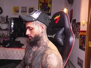 Stripchat Watch Live Sex Cams of logan_hugh8