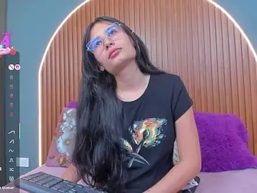 Stripchat Live Sex Cam of NayeCloud