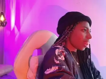 Stripchat Free Porn Cam of Queen_perla_