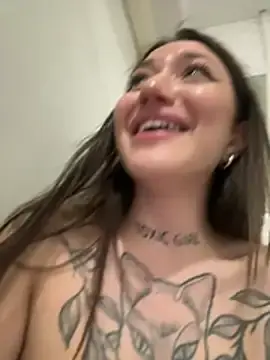 Stripchat Adult Webcam of SaintSquirt