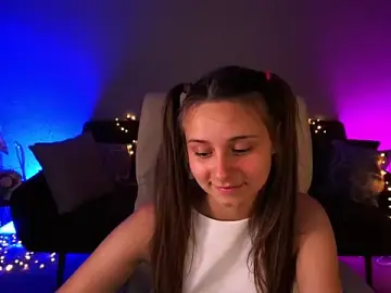 Stripchat Sex Cam of TinyNatalie