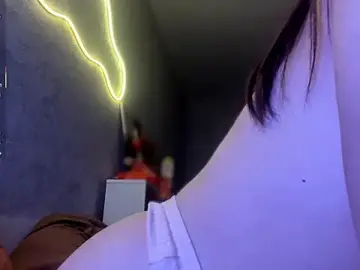 Stripchat Watch Live Sex Cams of UdeleBarns