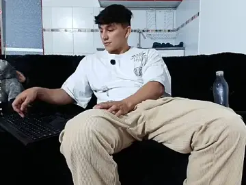 Stripchat Live Sex Cam of jacques_cardiet