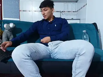 Stripchat Live Sex Cam of jacques_cardiet