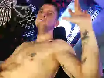 Stripchat Live Sex Cam of Youngtimer_1997