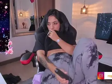 Stripchat Nude Webcam of isaa_dl