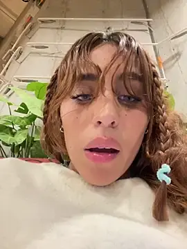 Stripchat Free Live Porn of Katee_Jones