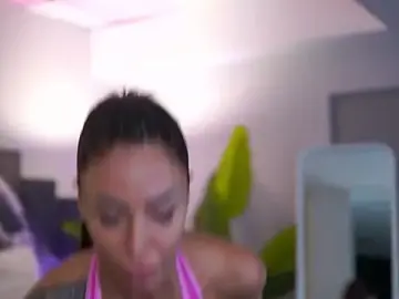 Stripchat Best live sex cam show of RaquelleVon