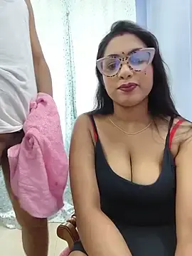 Stripchat Watch Live Sex Cams of Queen_Doll
