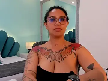 Stripchat Adult Webcams of sharlott18