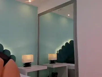 Stripchat Best Webcam of sharlott18