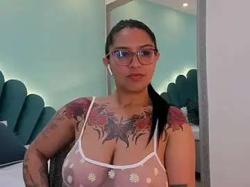 Stripchat Live Porn of sharlott18