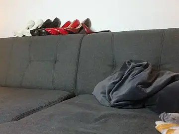 Stripchat Nude Webcam of CrimsonDoll_xoxo