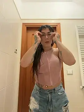 Stripchat Adult Video Chat of missdirtyhot_